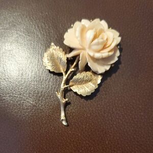 Delicate Cream Rose with Gold-Tone Stem Ledo Style Brooch- Women's Jewelry